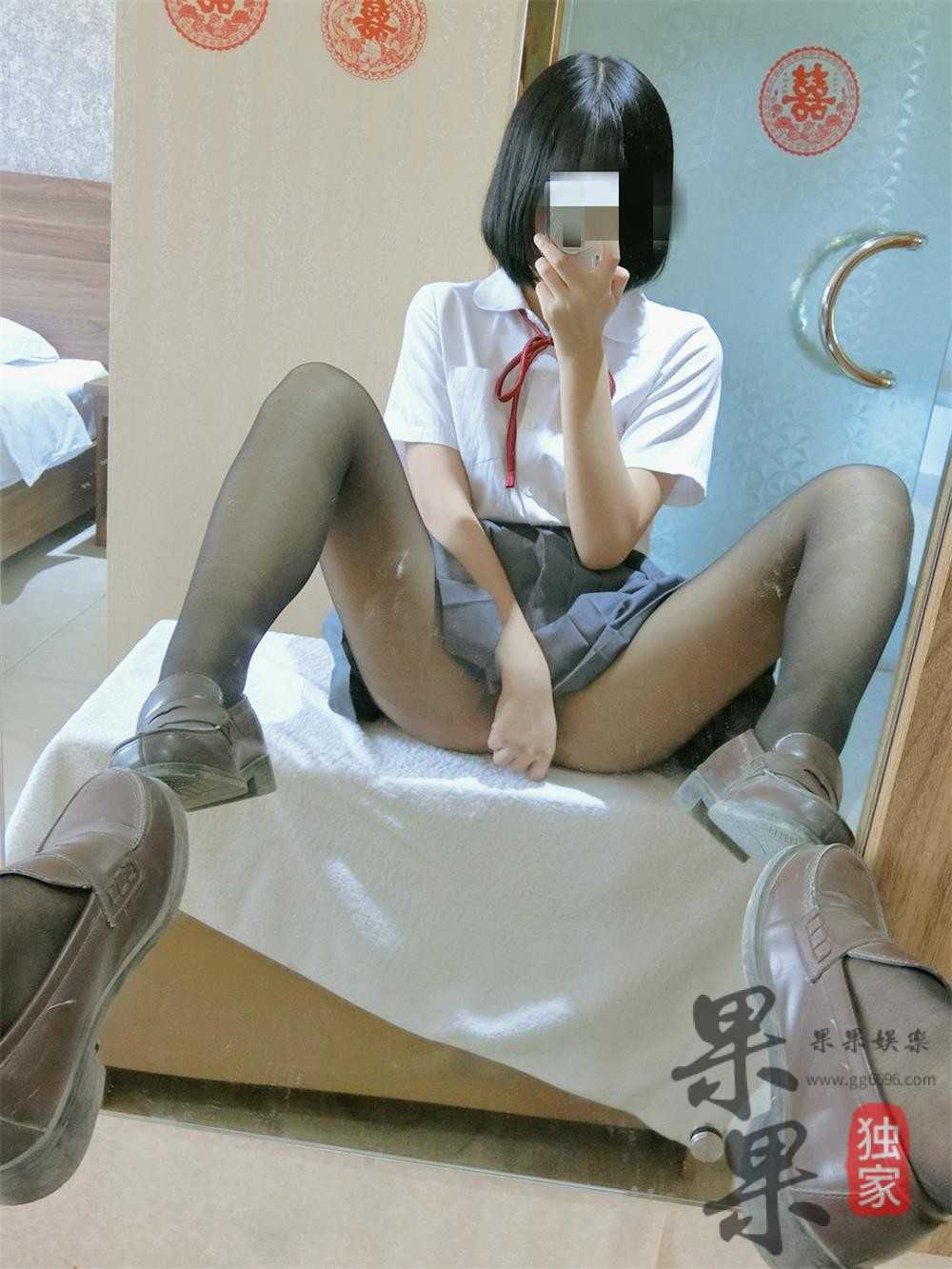 一只肉酱阿 – 黑丝制服 (45P+4V/122M)（1）